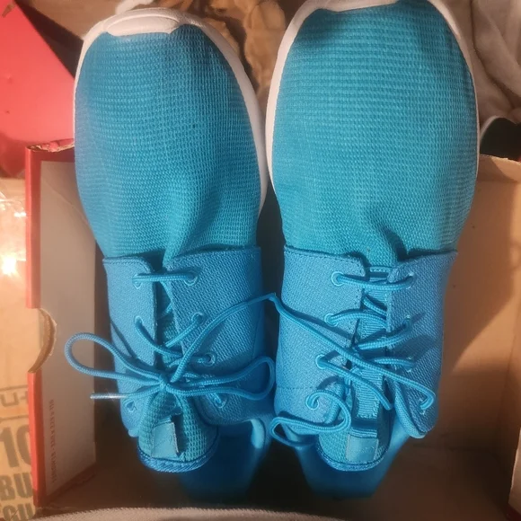 Nike Turquoise Athletic Shoes - Picture 4 of 4